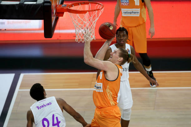 作的完美呈 作的完美呈