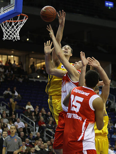 人在画中跑 人在画中跑