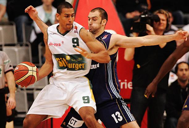 体育深度报 体育深度报